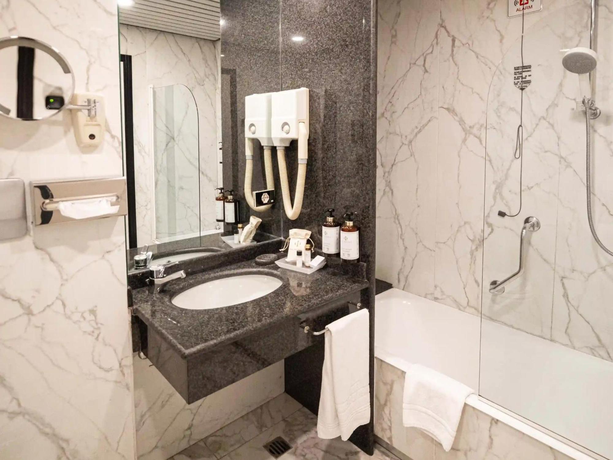 Budget Double Room,1739383675:JPEG